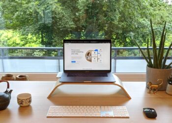 Financesonline homeoffice essentials